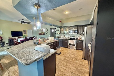 House in Kissimmee, Florida 4 bedrooms, 210.14 sq.m. № 1840687 - photo 10