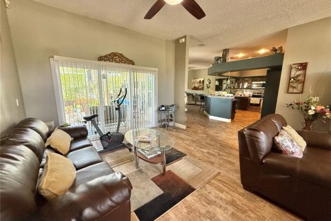 House in Kissimmee, Florida 4 bedrooms, 210.14 sq.m. № 1840687 - photo 6
