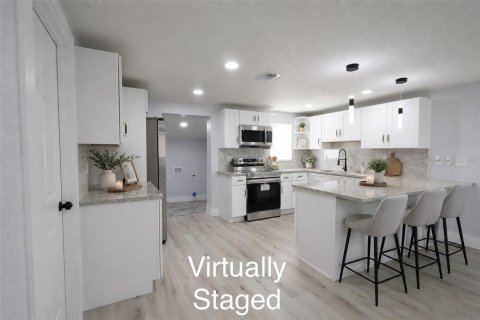 Casa en venta en Brandon, Florida, 4 dormitorios, 141.58 m2 № 2167122 - foto 5