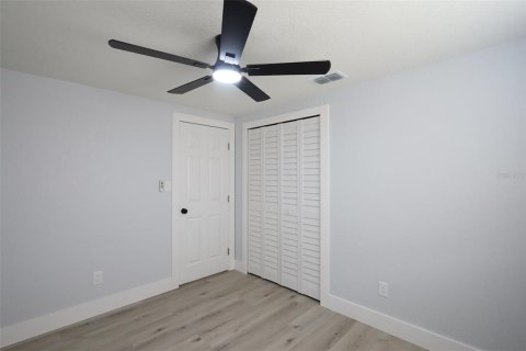 Casa en venta en Brandon, Florida, 4 dormitorios, 141.58 m2 № 2167122 - foto 16