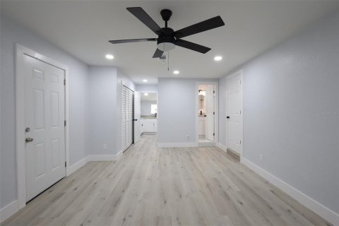 Casa en venta en Brandon, Florida, 4 dormitorios, 141.58 m2 № 2167122 - foto 25