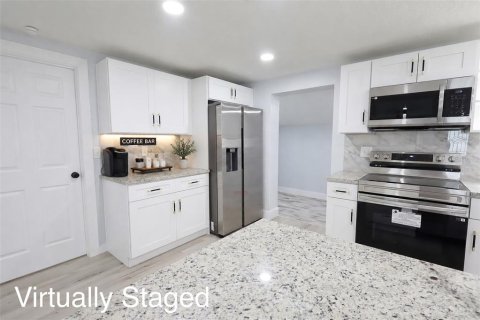 Casa en venta en Brandon, Florida, 4 dormitorios, 141.58 m2 № 2167122 - foto 7