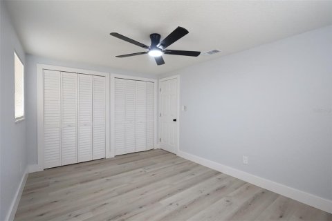 Casa en venta en Brandon, Florida, 4 dormitorios, 141.58 m2 № 2167122 - foto 19