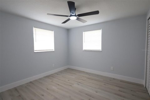Casa en venta en Brandon, Florida, 4 dormitorios, 141.58 m2 № 2167122 - foto 12