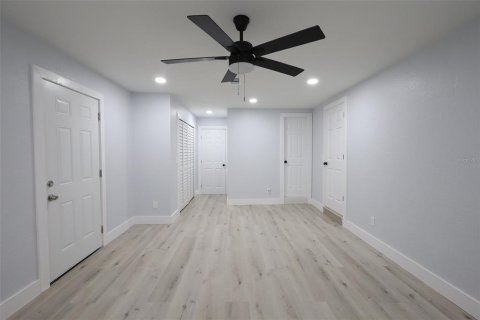 Casa en venta en Brandon, Florida, 4 dormitorios, 141.58 m2 № 2167122 - foto 24