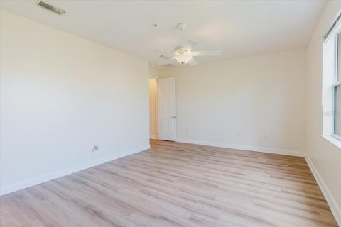 Townhouse in Tampa, Florida 3 bedrooms, 188.5 sq.m. № 2220532 - photo 20