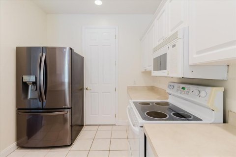 Townhouse in Tampa, Florida 3 bedrooms, 188.5 sq.m. № 2220532 - photo 10