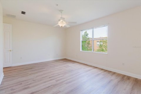 Townhouse in Tampa, Florida 3 bedrooms, 188.5 sq.m. № 2220532 - photo 21