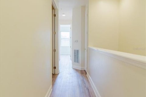 Townhouse in Tampa, Florida 3 bedrooms, 188.5 sq.m. № 2220532 - photo 17