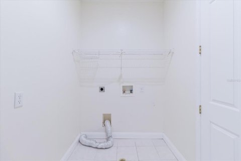Townhouse in Tampa, Florida 3 bedrooms, 188.5 sq.m. № 2220532 - photo 11