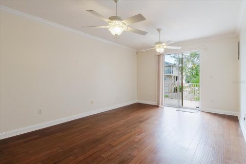 Townhouse in Tampa, Florida 3 bedrooms, 188.5 sq.m. № 2220532 - photo 3