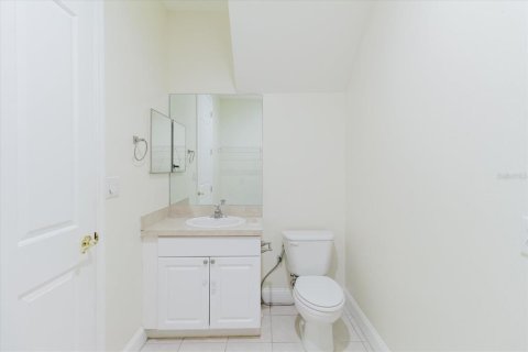 Townhouse in Tampa, Florida 3 bedrooms, 188.5 sq.m. № 2220532 - photo 12