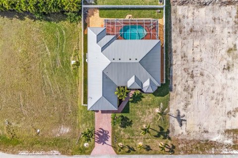 Купить виллу или дом в Кейп-Корал, Флорида 12 комнат, 222.78м2, № 1528229 - фото 28