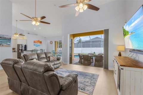 Купить виллу или дом в Кейп-Корал, Флорида 12 комнат, 222.78м2, № 1528229 - фото 6