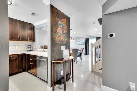 Adosado en venta en Pembroke Pines, Florida, 3 dormitorios, 126.44 m2 № 1839700 - foto 9