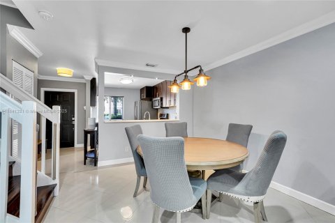 Adosado en venta en Pembroke Pines, Florida, 3 dormitorios, 126.44 m2 № 1839700 - foto 18