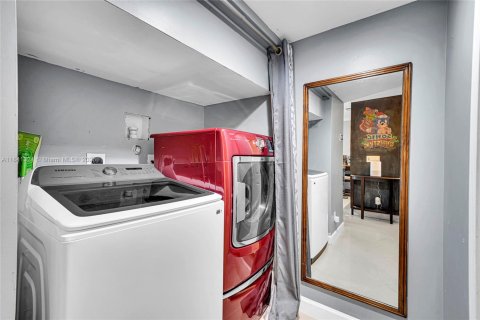 Adosado en venta en Pembroke Pines, Florida, 3 dormitorios, 126.44 m2 № 1839700 - foto 16