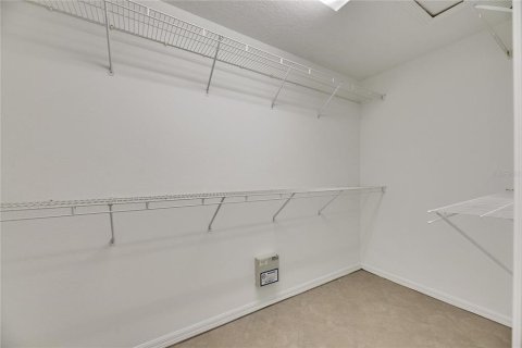 Купить виллу или дом в Аполло-Бич, Флорида 8 комнат, 139.35м2, № 1785032 - фото 23