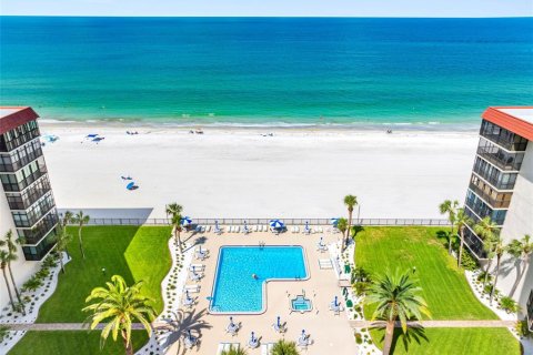 Condo in Redington Shores, Florida, 2 bedrooms  № 1833087 - photo 2