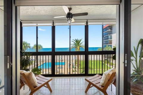 Condo in Redington Shores, Florida, 2 bedrooms  № 1833087 - photo 7