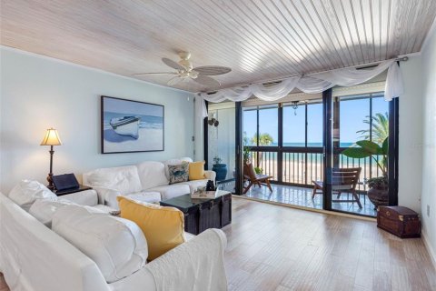 Condo in Redington Shores, Florida, 2 bedrooms  № 1833087 - photo 6