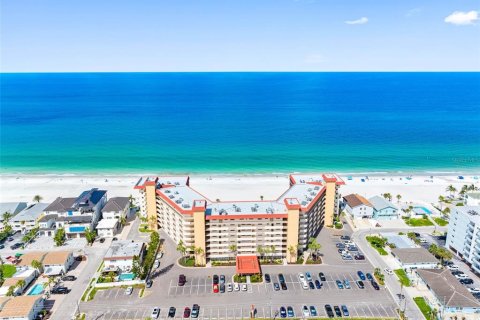 Condo in Redington Shores, Florida, 2 bedrooms  № 1833087 - photo 3