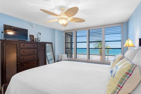 Condo in Redington Shores, Florida, 2 bedrooms  № 1833087 - photo 29