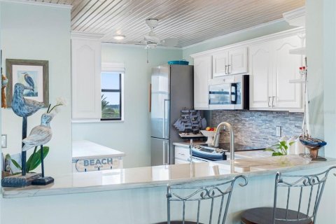 Condo in Redington Shores, Florida, 2 bedrooms  № 1833087 - photo 15