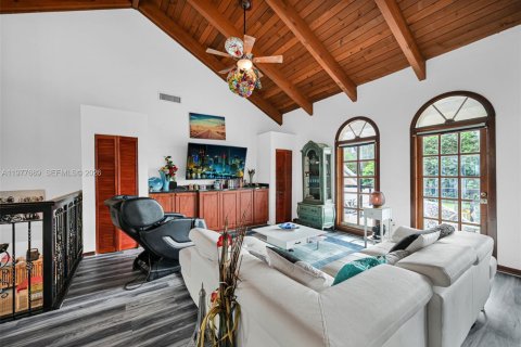 Villa ou maison à vendre à Southwest Ranches, Floride: 5 chambres, 427.16 m2 № 2048769 - photo 12