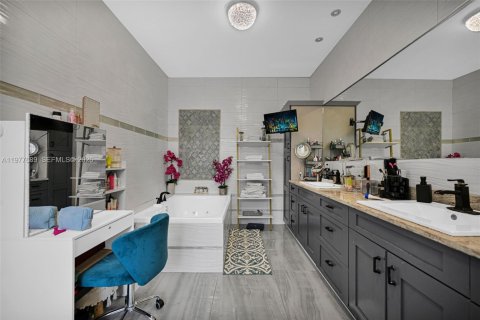 Villa ou maison à vendre à Southwest Ranches, Floride: 5 chambres, 427.16 m2 № 2048769 - photo 18