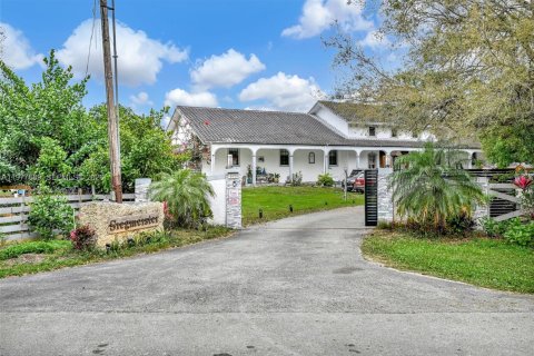 Дом в Саутвест-Ранчес, Флорида 5 спален, 427.16м2 № 2048769