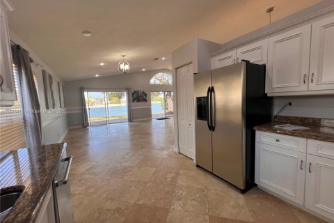 House in Boca Raton, Florida 4 bedrooms, 183.95 sq.m. № 1695684 - photo 23