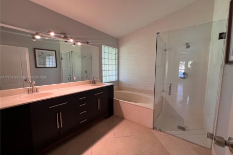 House in Boca Raton, Florida 4 bedrooms, 183.95 sq.m. № 1695684 - photo 30