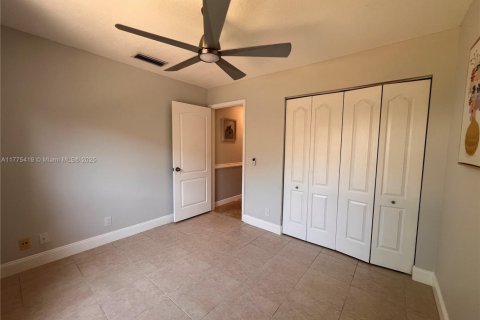 House in Boca Raton, Florida 4 bedrooms, 183.95 sq.m. № 1695684 - photo 15