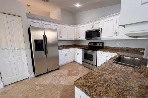 House in Boca Raton, Florida 4 bedrooms, 183.95 sq.m. № 1695684 - photo 21