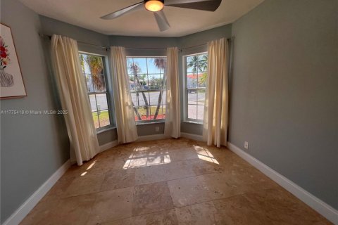 House in Boca Raton, Florida 4 bedrooms, 183.95 sq.m. № 1695684 - photo 6