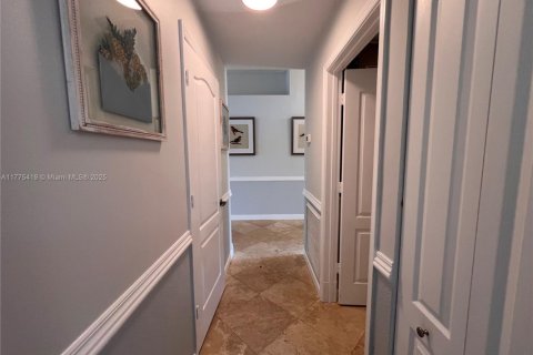 House in Boca Raton, Florida 4 bedrooms, 183.95 sq.m. № 1695684 - photo 16