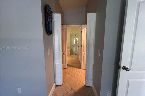 House in Boca Raton, Florida 4 bedrooms, 183.95 sq.m. № 1695684 - photo 28
