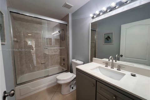 House in Boca Raton, Florida 4 bedrooms, 183.95 sq.m. № 1695684 - photo 7