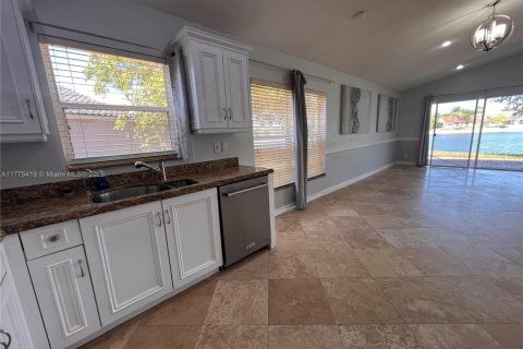House in Boca Raton, Florida 4 bedrooms, 183.95 sq.m. № 1695684 - photo 22