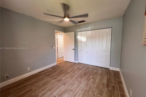 House in Boca Raton, Florida 4 bedrooms, 183.95 sq.m. № 1695684 - photo 9
