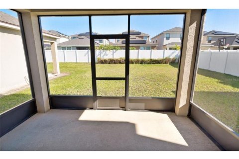 House in Kissimmee, Florida 4 bedrooms, 195.09 sq.m. № 1744387 - photo 25