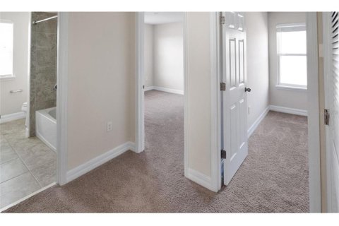 House in Kissimmee, Florida 4 bedrooms, 195.09 sq.m. № 1744387 - photo 14