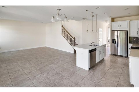 House in Kissimmee, Florida 4 bedrooms, 195.09 sq.m. № 1744387 - photo 8
