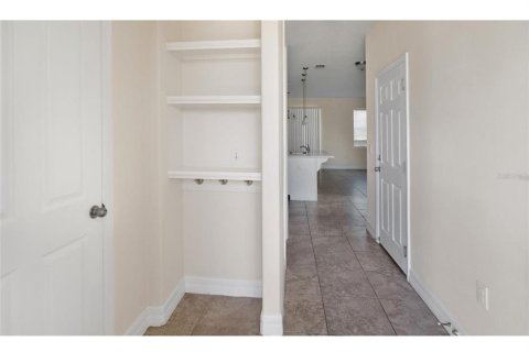 House in Kissimmee, Florida 4 bedrooms, 195.09 sq.m. № 1744387 - photo 5