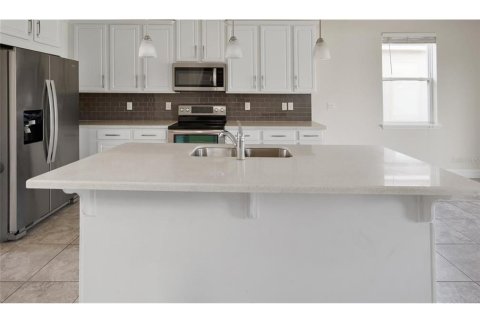 House in Kissimmee, Florida 4 bedrooms, 195.09 sq.m. № 1744387 - photo 10