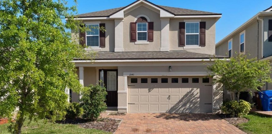 House in Kissimmee, Florida 4 bedrooms, 195.09 sq.m. № 1744387