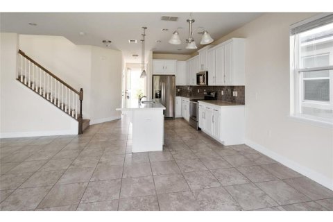 House in Kissimmee, Florida 4 bedrooms, 195.09 sq.m. № 1744387 - photo 7