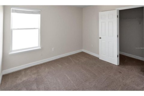 House in Kissimmee, Florida 4 bedrooms, 195.09 sq.m. № 1744387 - photo 15