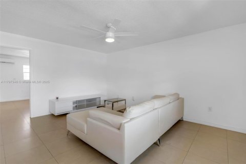 Copropriété à louer à Miami, Floride: 1 chambre, 53.88 m2 № 1696452 - photo 6